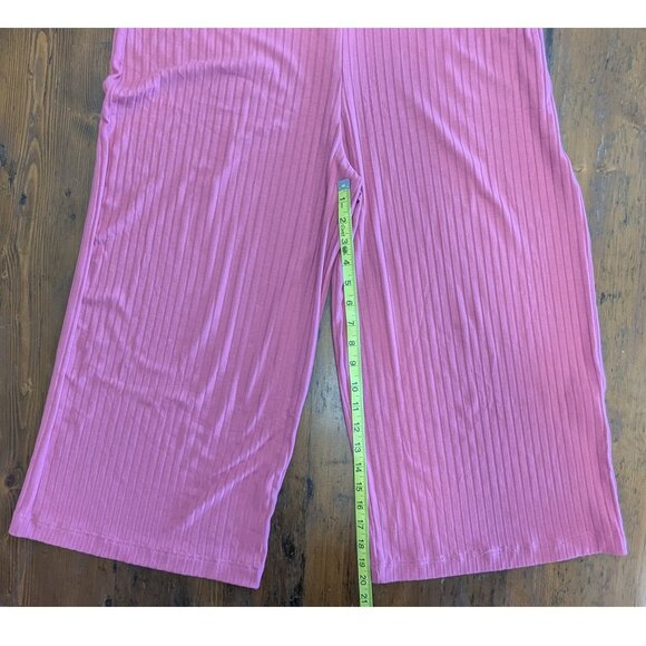 Cropped jumpsuit, luxury, silk, relaxed feel.  From Anna Kay - Size M/L - Picture 5 of 8